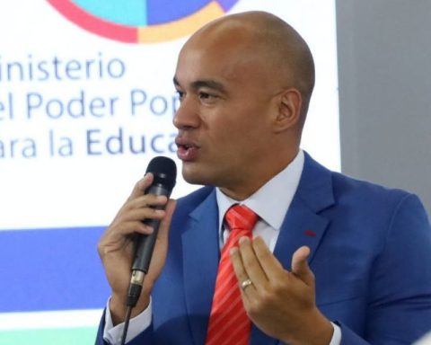 Héctor Rodríguez Ministerio de Educación