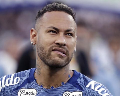 Neymar stays comfortable in networks: "It is shit"