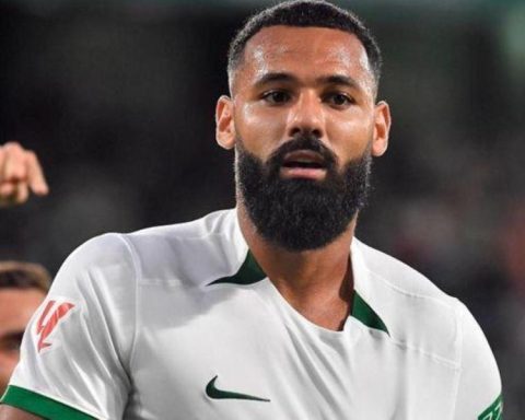 Officer: Elche transfers Mourad to Tijuana de México