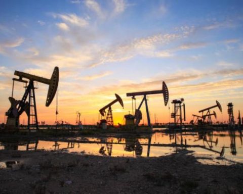 Oil prices rise due to fall in Russian sales