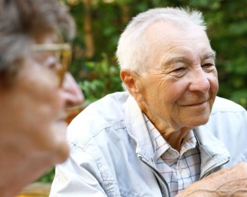 Older adult care: discount on the payment of contributions for those who do not have assets R