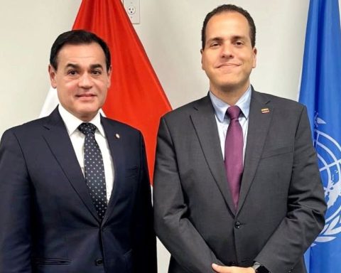 Paraguay Chancellor ratifies support to Edmundo González after meeting with Urruchurtu