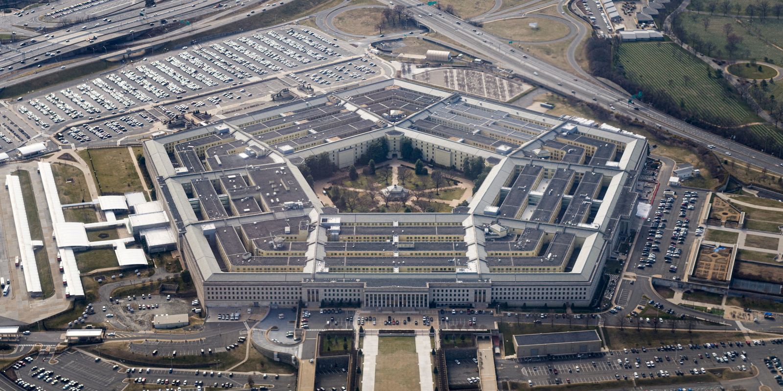 Pentagon requires journalists to report on their approval