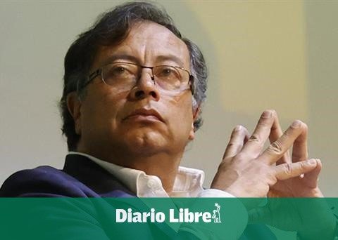 Petro reacts to boat destruction in the Caribbean and involves RD