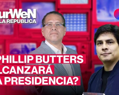 Phillip Butters with Curwen in the Republic: "Congressman's insurance and the janitor must be from EsSalud"