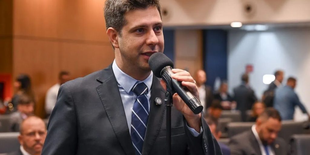 Picciani reassume vacancy in Alerj and replaces deputy th Joias