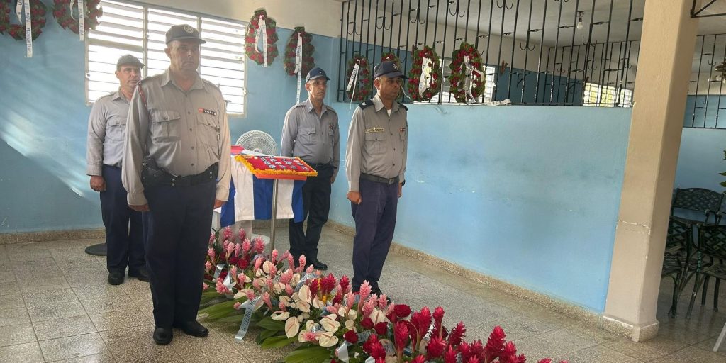 Homenaje funeral de la Policía al jefe de sector Leonel Mesa Rodríguez