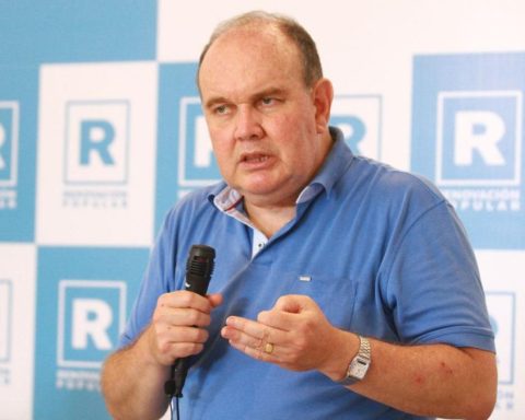 Popular renewal is pronounced on controversy for primary elections