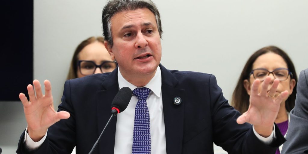 Population must charge chamber on the PEC of the armor, says Minister