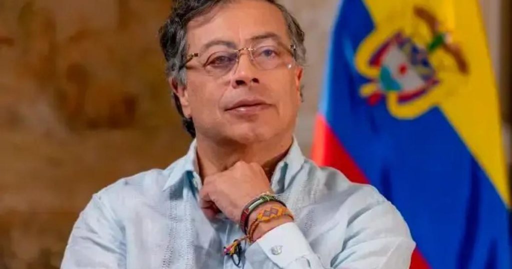 President Petro announces: "Where citizens attack the army there will be aerial fumigation"