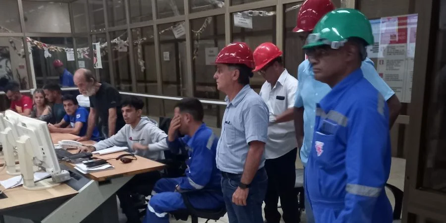 Trabajadores en la CTE Antonio Guiteras, este miércoles