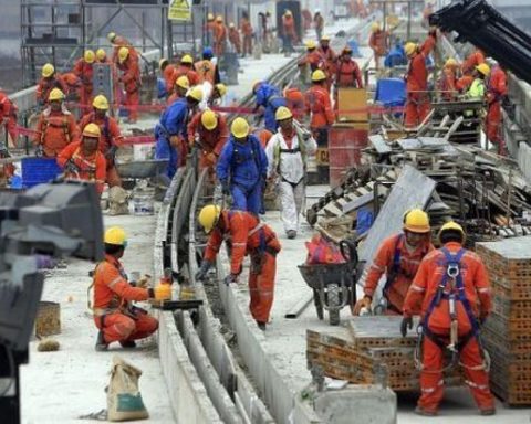 Promulgate law that regulates private public associations