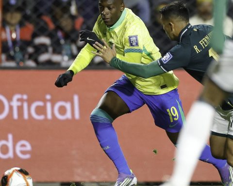 Qualifies: Brazil succumbs to altitude and is defeated by Bolivia