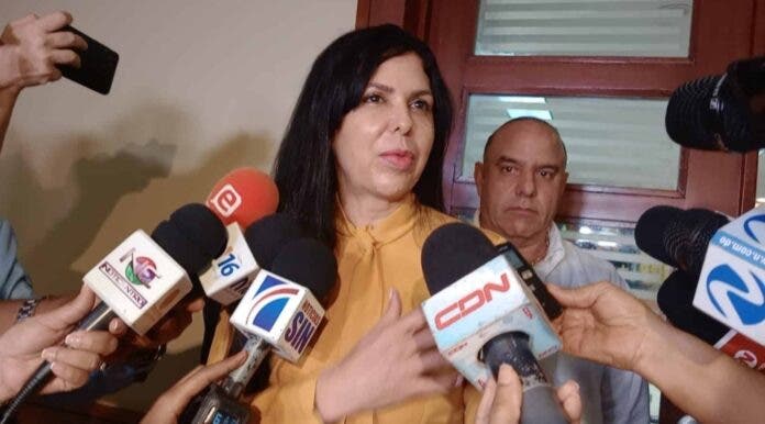 Rosa Amalia Pilarte se entrega al Ministerio Público tras ser declarada prófuga por lavado de activos
