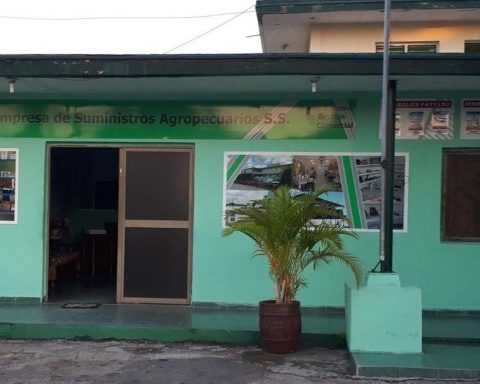 Relatives leave in defense of the director of a state company convicted of embezzlement