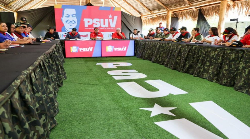 Revolutionary political paintings will continue preparation to defend the homeland