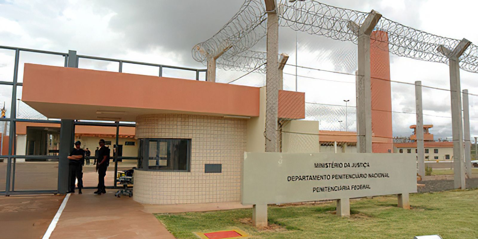 Rio prisons will have equipment to block cellular signal