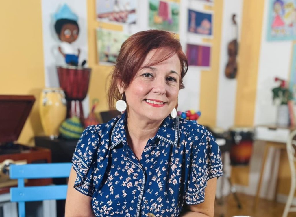 Rita Ruesga: To the Latin Grammy in a giraffe