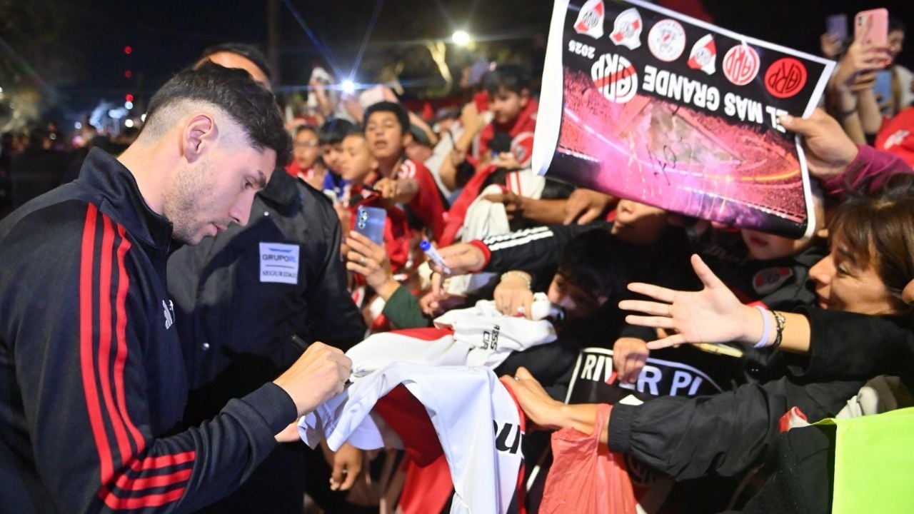 River is played to the rooms against Unión