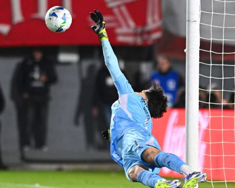 Rossi shines on penalties and guarantees classification of Flamengo