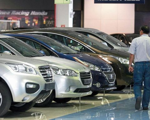 Sale of new vehicles would grow 15% this year