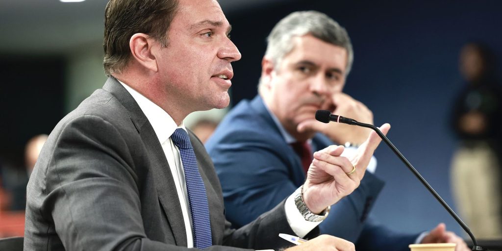 Scammer plot: Fux votes for the acquittal of former director of ABIN