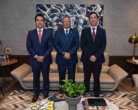 Scotiabank visita cortesía al Banco de Reservas