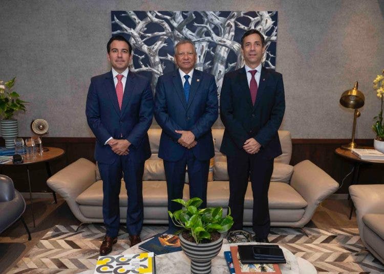 Scotiabank visita cortesía al Banco de Reservas