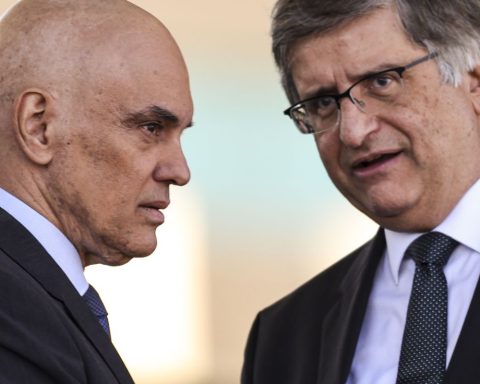 See how PGR connects Bolsonaro to undemocratic acts of January 8