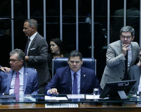 Senate approves withdrawal of expenses with spending ceiling tariffs