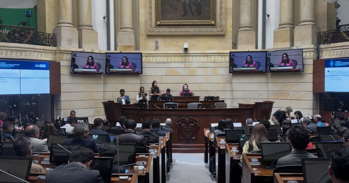 Senate declares the 'poster of the suns' as a terrorist and drug trafficker organization