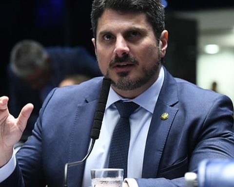 Senate officializes removal of Marcos from Val for 115 days