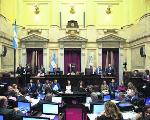 Senate rejects Milei's veto to the law of funds transfers to the provinces