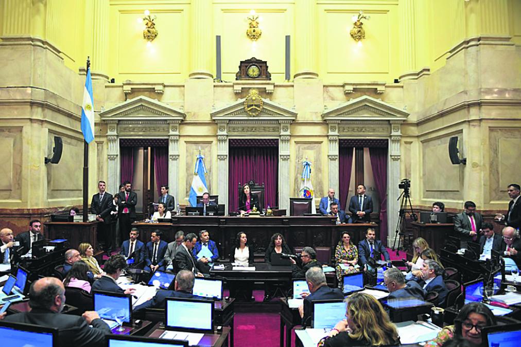 Senate rejects Milei's veto to the law of funds transfers to the provinces