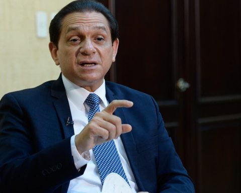 Senador atribuye apagones desvío de RD$3,000 MM en el sector eléctrico