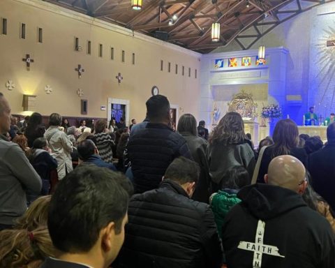 Senator's family Miguel Uribe made a mass in his memory