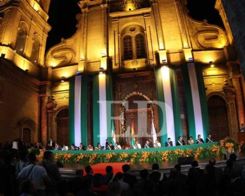 September 24: "We have defended institutionality"says Alberti in the Honor Session