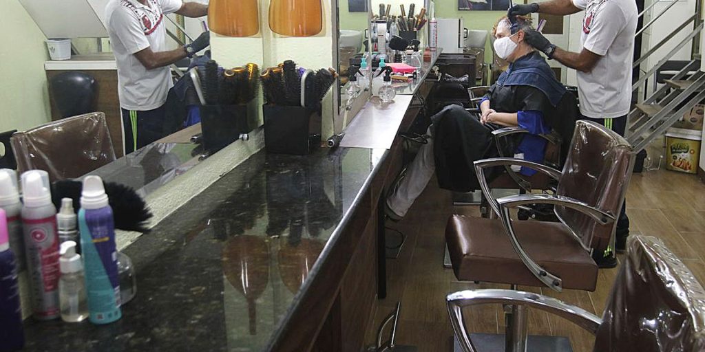 Service sector grows 0.3% in July, shows IBGE