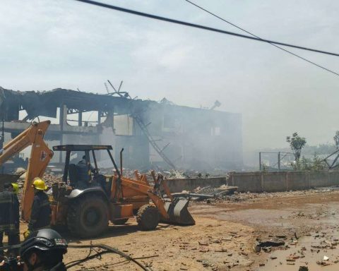 Seven hospitals receive wounded by explosion in Maracaibo
