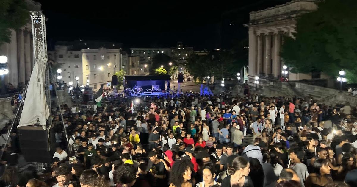 Silvio Rodríguez returns to the UH after 20 years: music, lights and strong security for Díaz-Canel