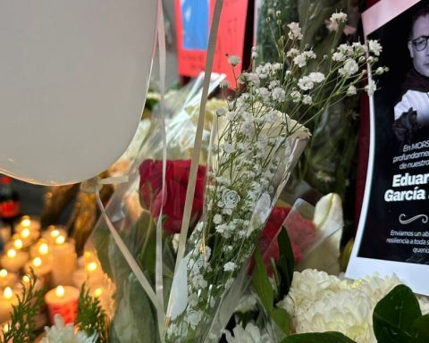 Students say goodbye to the teacher who died in the explosion of Concordia