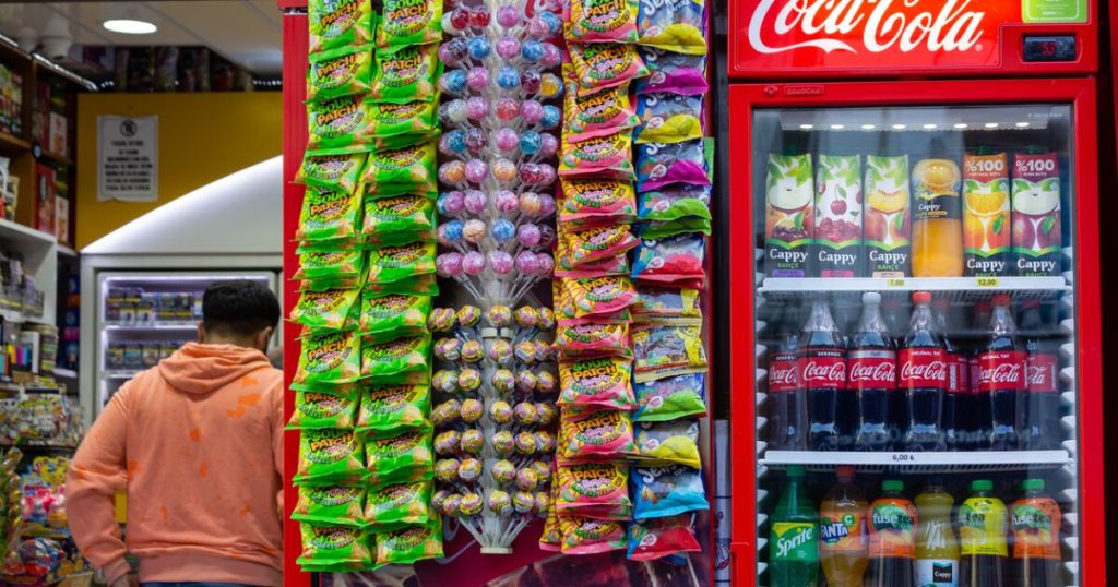 Taxes and tariffs will raise inflation in 2026 and test Banxico