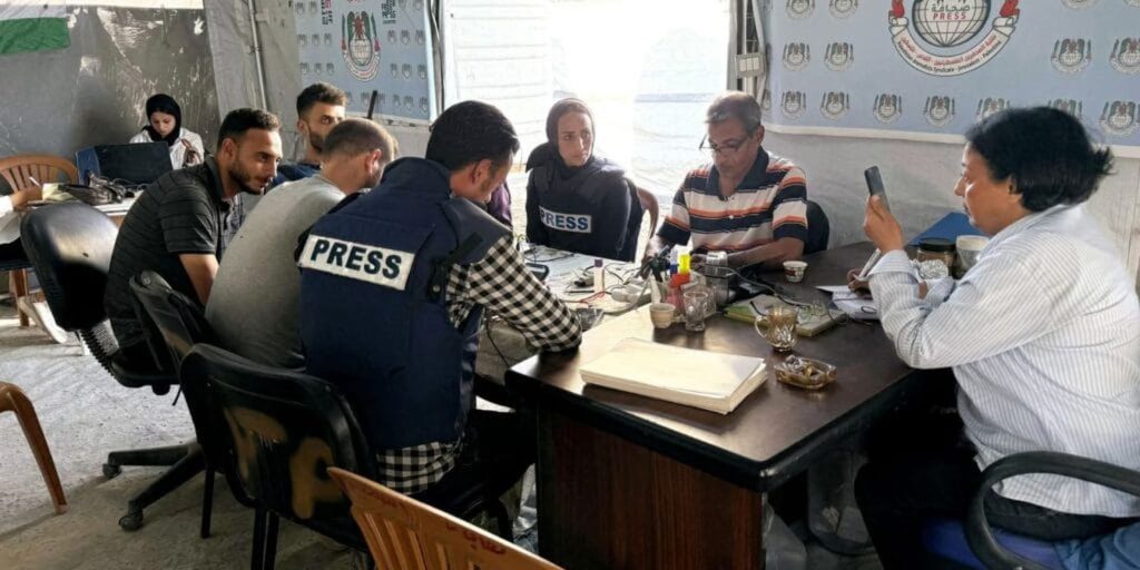 Tent of Palestinian journalists is bombarded after meeting with Fenaj