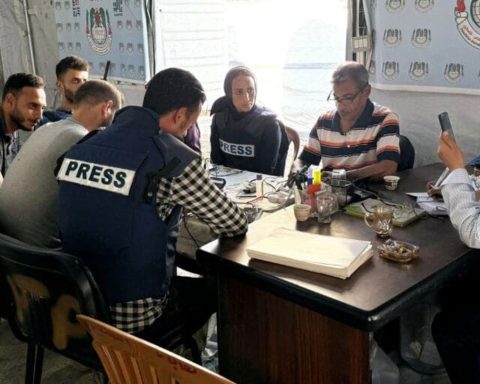 Tent of Palestinian journalists is bombarded after meeting with Fenaj