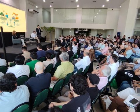 The International Conference on Carbon Bonds at Fexpocruz is developed