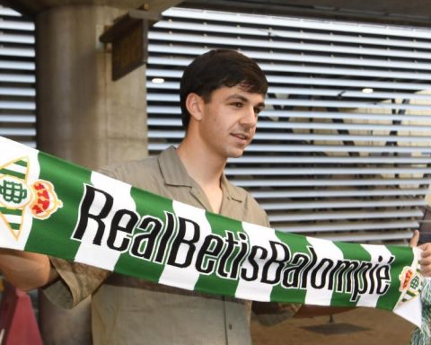 The National details the figures of Petit's transfer to Betis