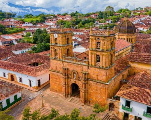 The Santandereano people who retain curious and striking traditions