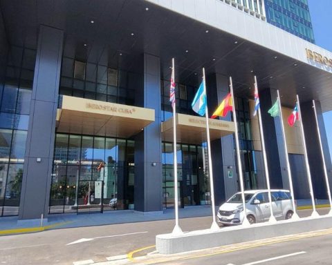 The Spanish press emphasizes that Meliá and Iberostar are in a "dead end" in Cuba