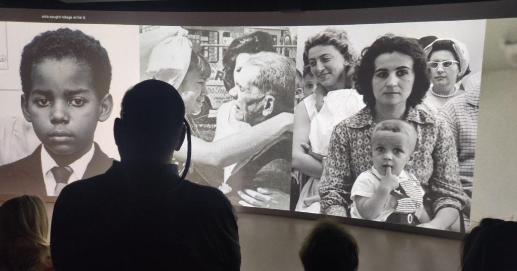 The Torre de la Libertad is reinvented