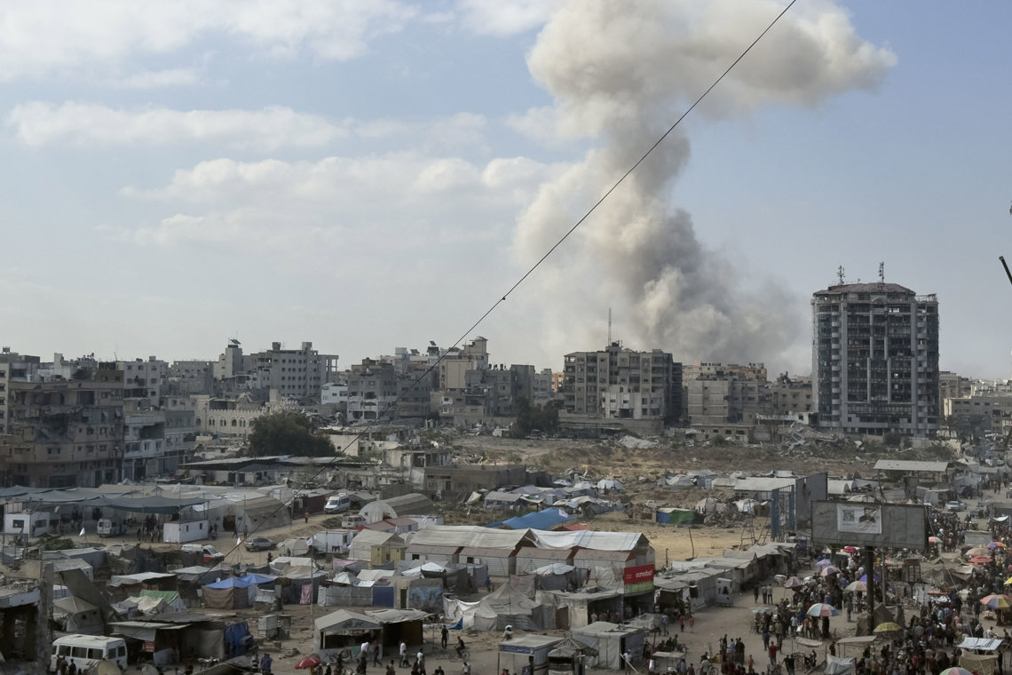 The UN accuses Israel of genocide in Gaza while the army advances with its land offensive